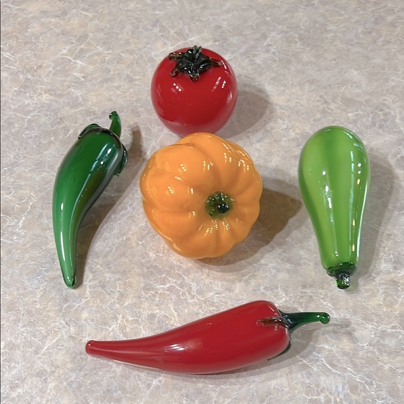 Set of 5 Glass Vegetables Tomato Peppers & Cucumber Squash - Picture 1 of 7